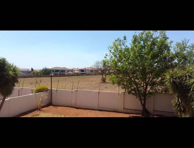 3 BEDROOM APARTMENT FOR SALE IN COUNTRY VIEW